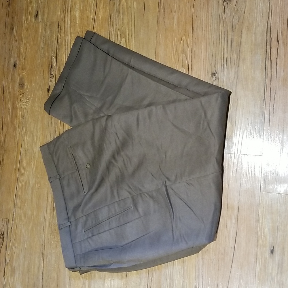 J. Ferrer soft brown/tan pants EUC 40x32 dress pants